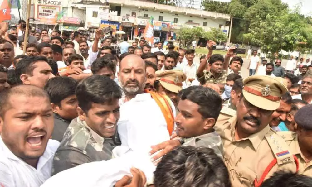 Police arrest MP Bandi Sanjay in Karimnagar