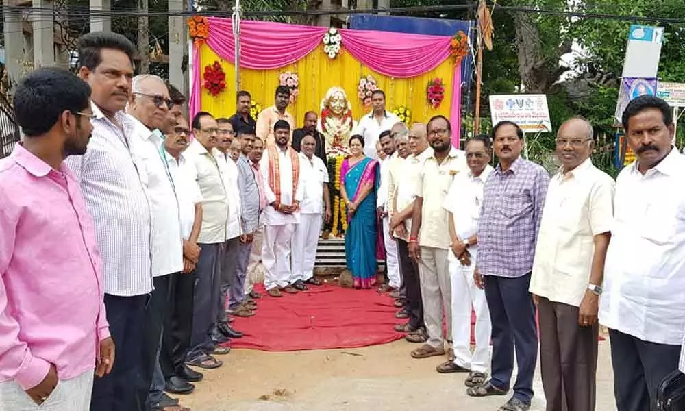 Tributes paid to Kalam at Vanasthalipuram