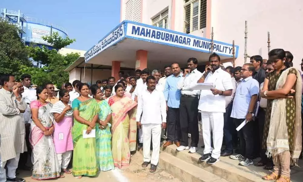 Excise Minister launches 30-day action plan in Mahbubnagar