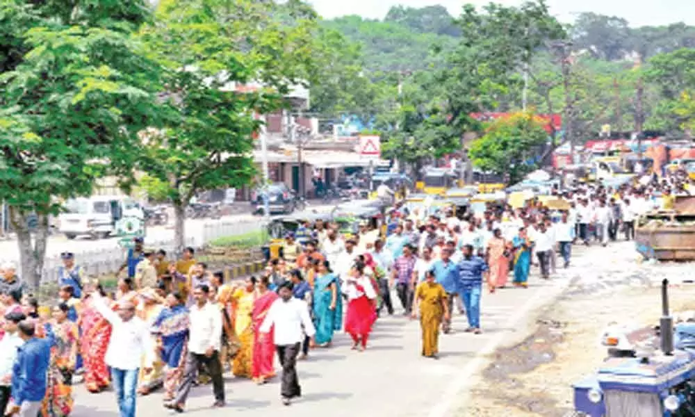 TSRTC JAC holds protest rally in Old City