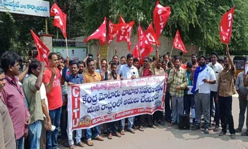 Centre destroying public transport, alleges CITU