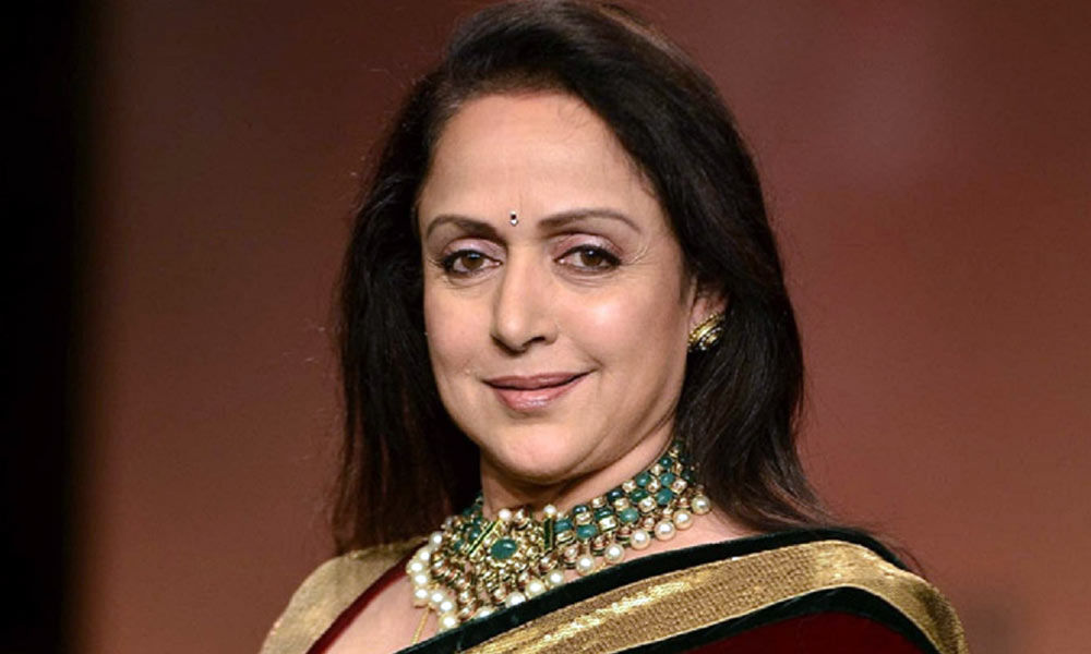 Hema Malini Ki Xxx Video Hema Malini Xxx Video - Hema Malini - A Dream Girl that South Cinema ignored!