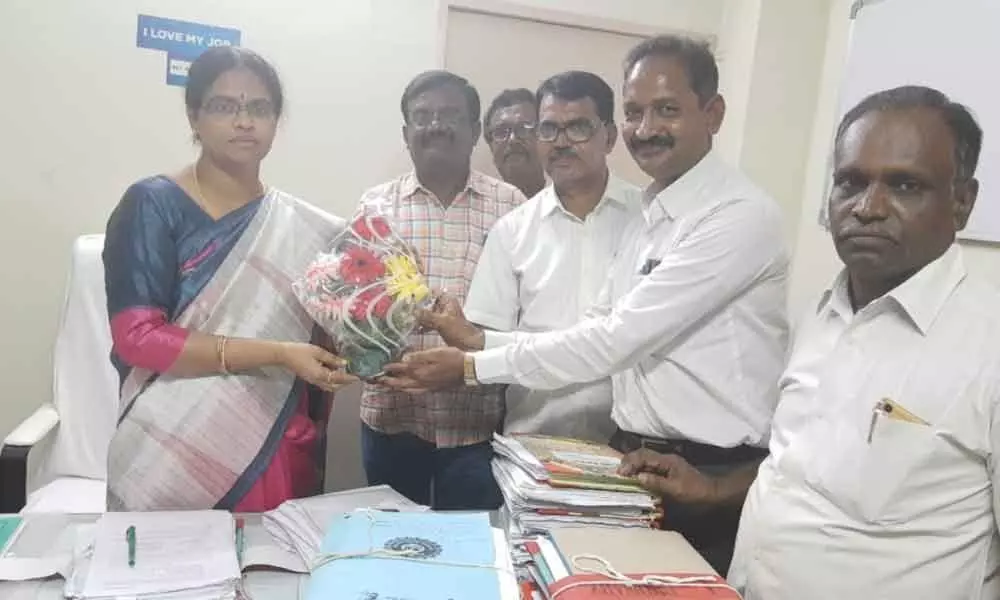 Warangal: Gazetted Headmasters Association congratulates DEO