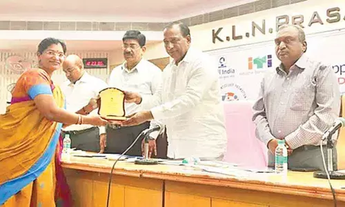 Lalaguda Carriage bags best award
