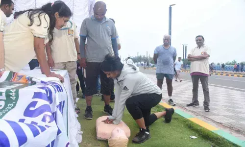 Visakhapatnam: GIMSR observes World Restart a Heart Day