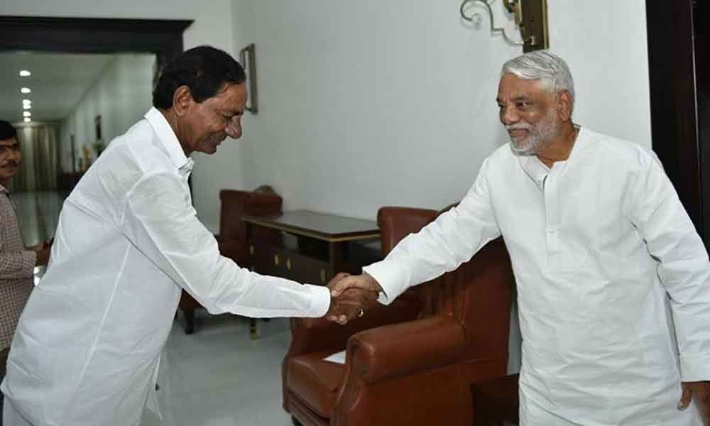 TSRTC strike: Keshava Rao meets CM KCR