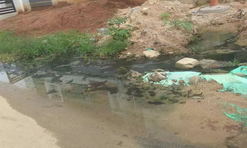 Drainage overflow troubles residents