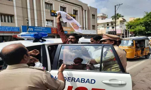 MRPS protests over TSRTC crisis