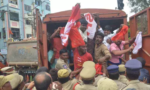 Students stand in solidarity with RTC agitators in Hyderabad