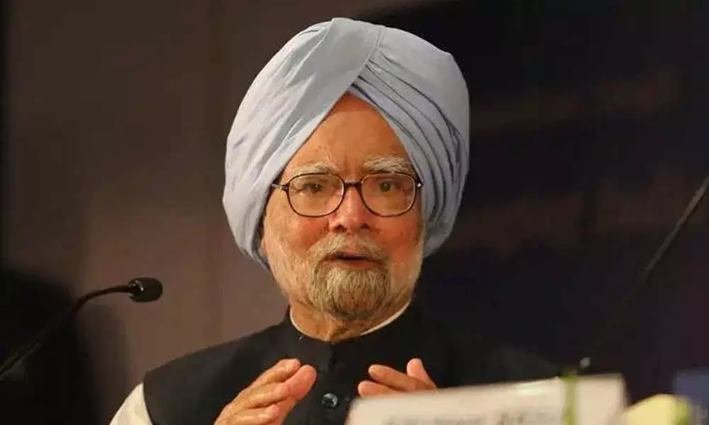 Manmohan Singh tones down Cong line on Savarkar, Article 370