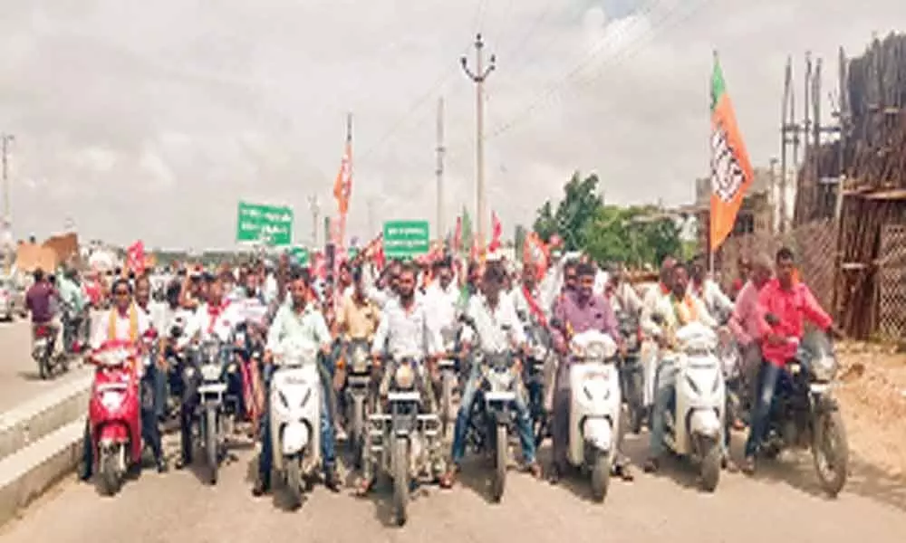 BJP bike rally in support of TSRTC stir