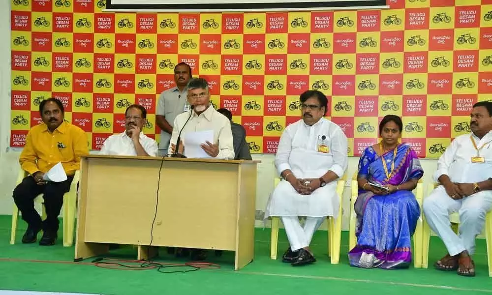 YSRCP govt stifling voice of media: Chandrababu Naidu