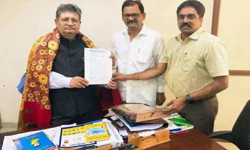 APUSMA leaders greet SERMC chairman