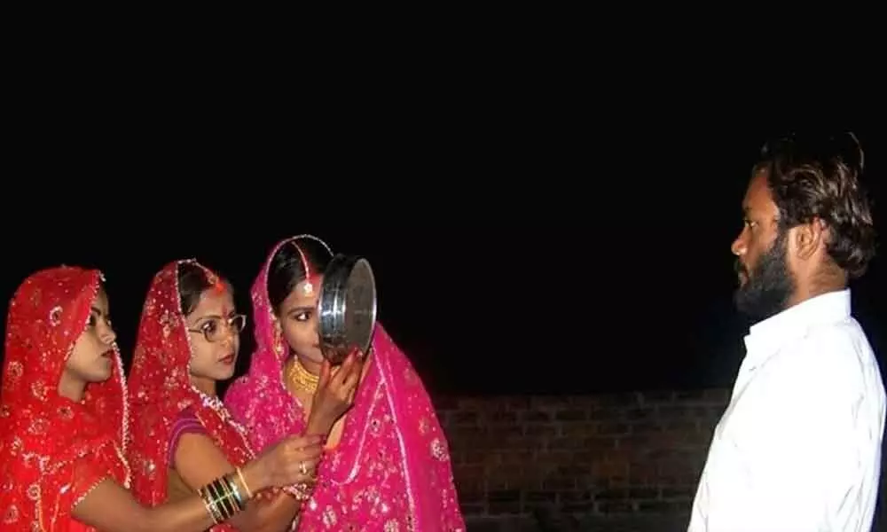 3 sisters observe Karwa Chauth for hubby
