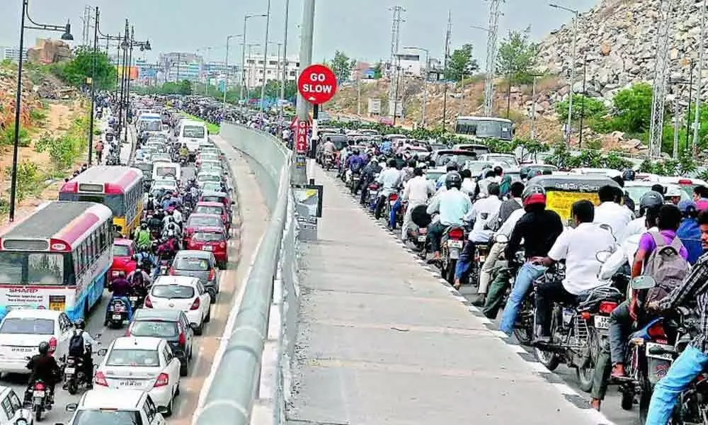 GHMC to strengthen Hyderabad road network to ease out traffic