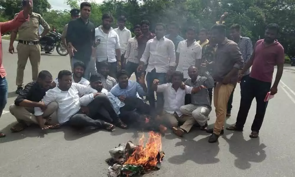 OU students lend support to RTC bandh