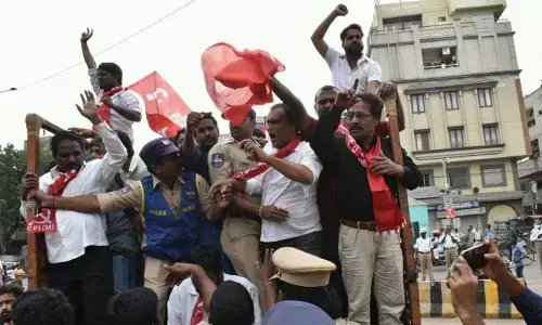 Live Updates TSRTC bandh: Buses confined to depots across Telangana