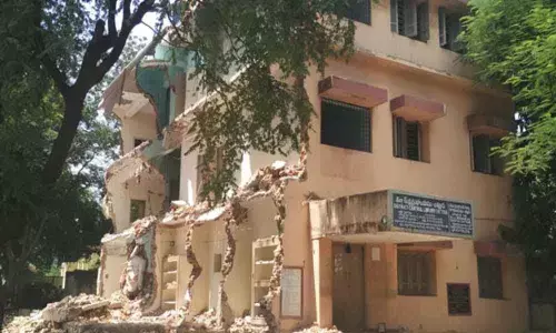 Readers feel insecure at partly demolished old library building in Chittoor