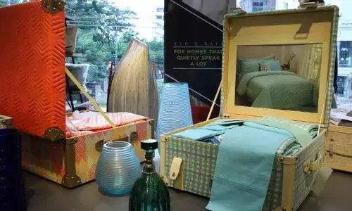 Darpan offers an array of festive gift options