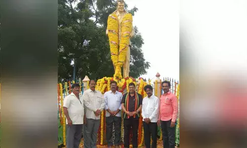 Comedian Raja Babus birthday fete held in Rajamahendravaram