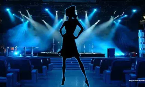 College girl dies during fashion show rehearsal