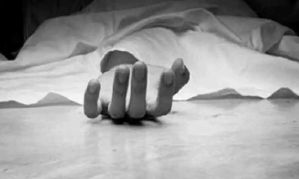 Woman commits suicide along with her three-year-old daughter in Prakasam district