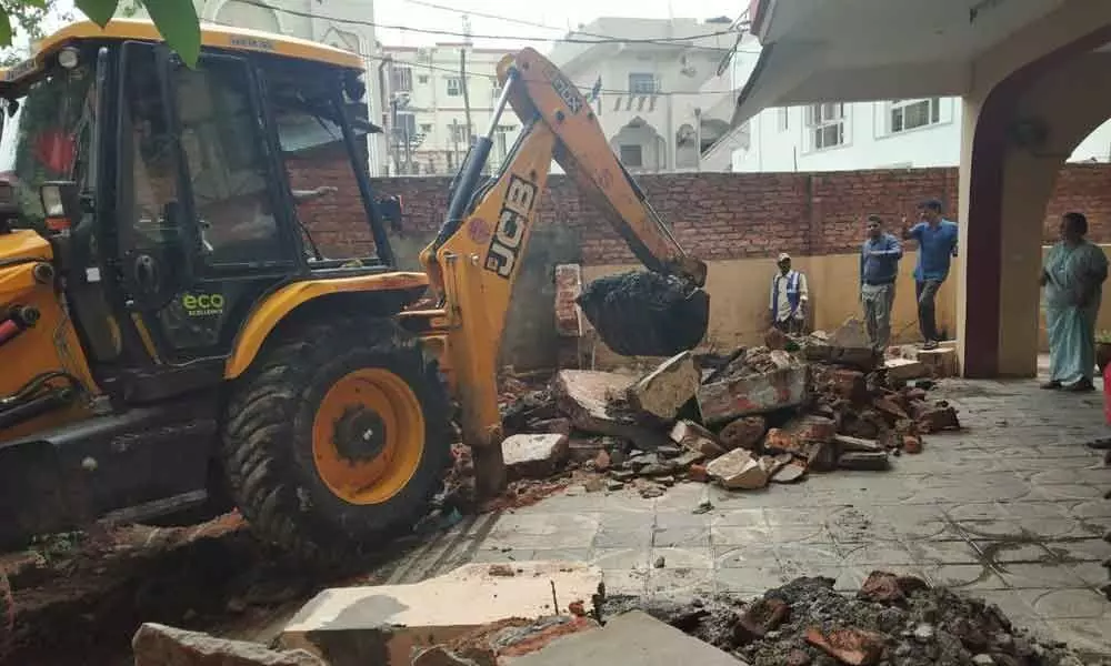 Secunderabad Cantonment Board begins removal of nala encroachments