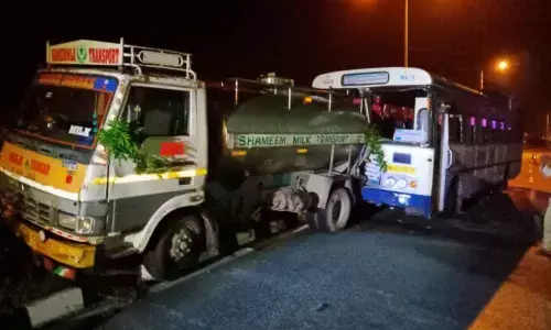 Yadadri-Bhongir: RTC bus hits parked milk tanker, 20 passengers hurt