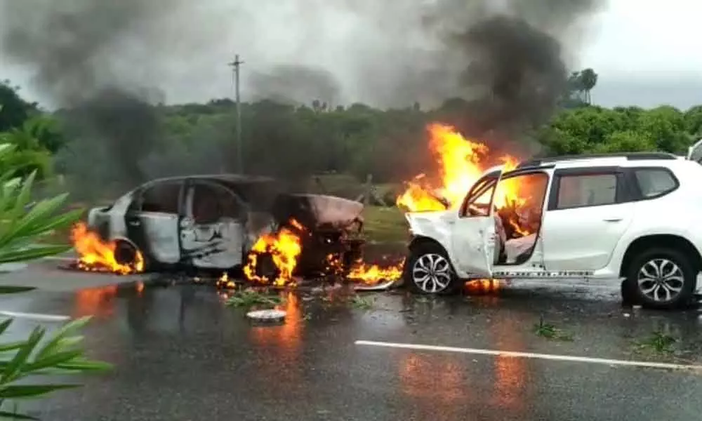Two cars burnt due to collision on NH65, passengers escape mishap