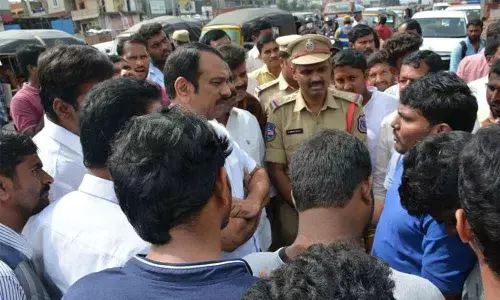 Leaders raise pitch for action against hospital