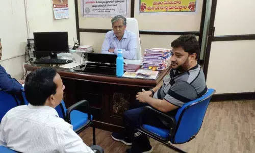 Corporator Shafi meets GHMC official