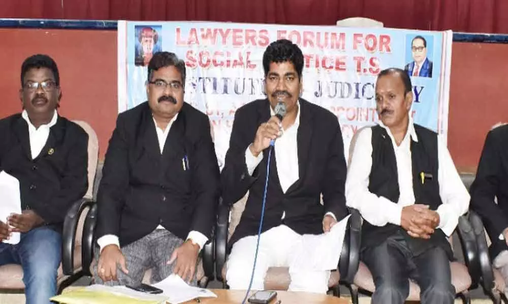 Lawyers ask govt to resolve TSRTC issues