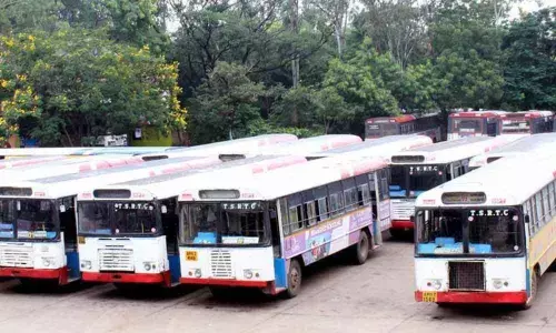 Mahbubnagar: No retreating under cosh, reiterate RTC workers