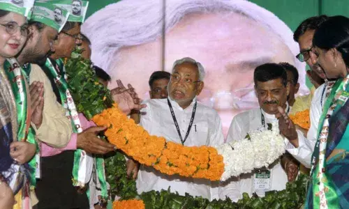 New Delhi: Nitish pitches for Delhis full statehood, prohibition