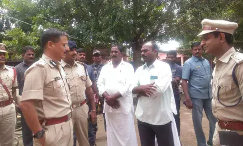 Guntur: IGP Vineet Brijlal visits Durgi mandal, interacts with locals