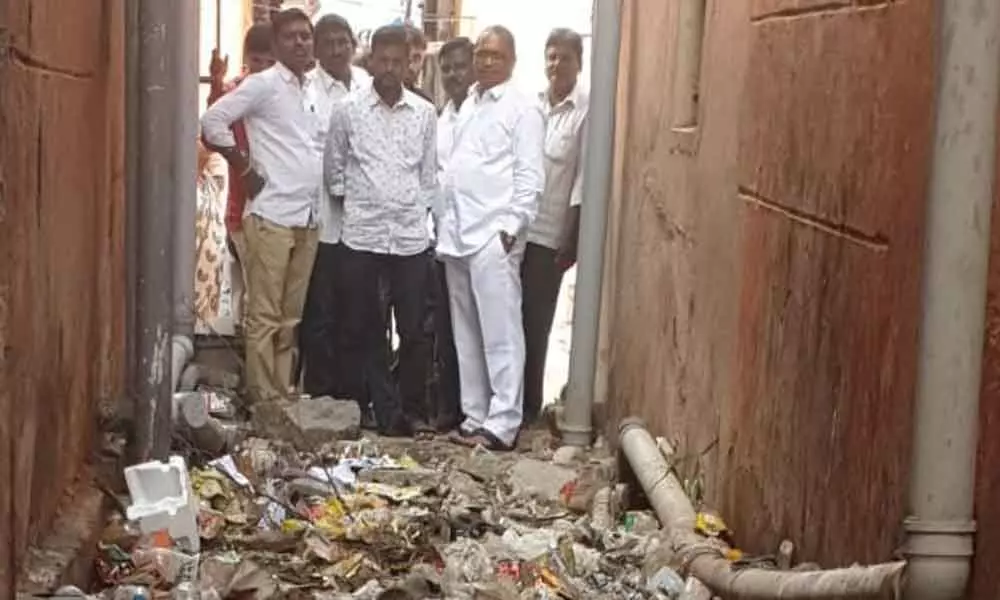 Corporator Dodla Venkatesh Gouds plea not to dump garbage in open