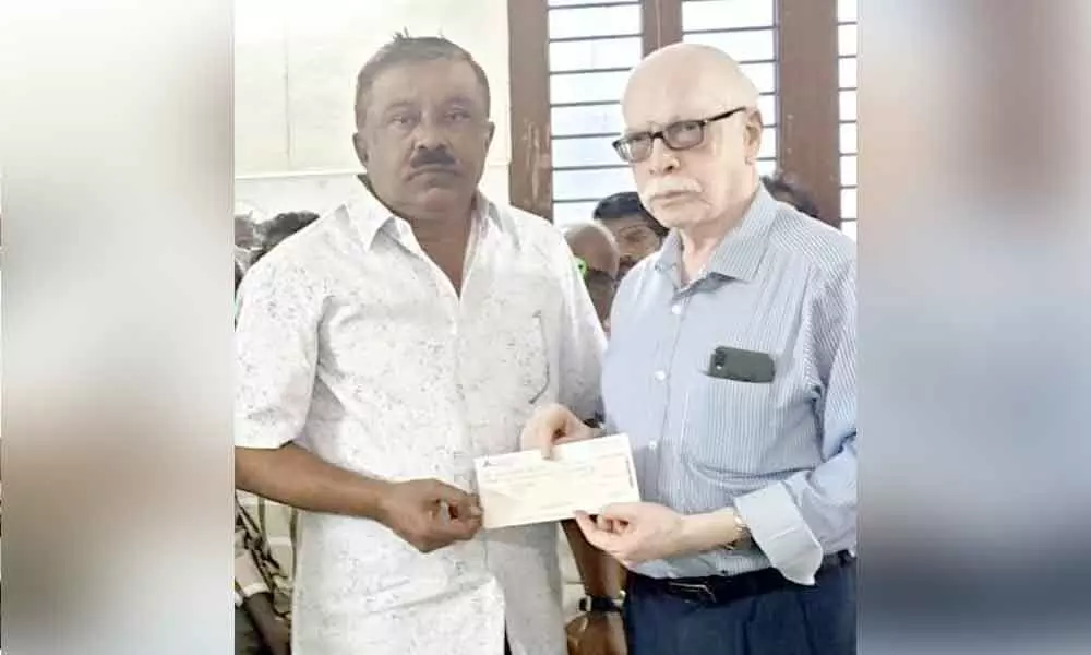 Venkateswara Ayurveda Nilayam donates 1.75 lakh to Kiran Eye Hospital