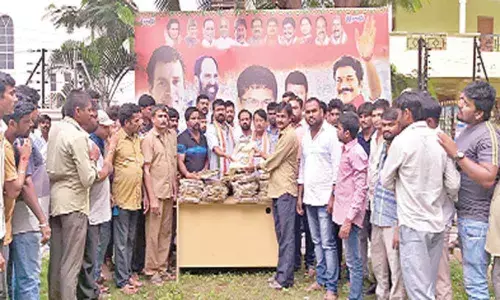 Uniforms distributed to auto drivers