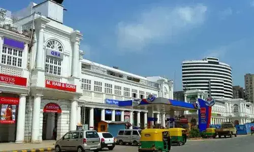 Delhi: Ban crackers, not cars, say traders