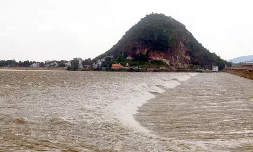 Officials on alert as Krishna receives heavy inflows in Vijayawada