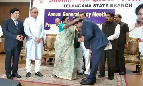 Collector Collector M Hanumantha Rao presented gold medal