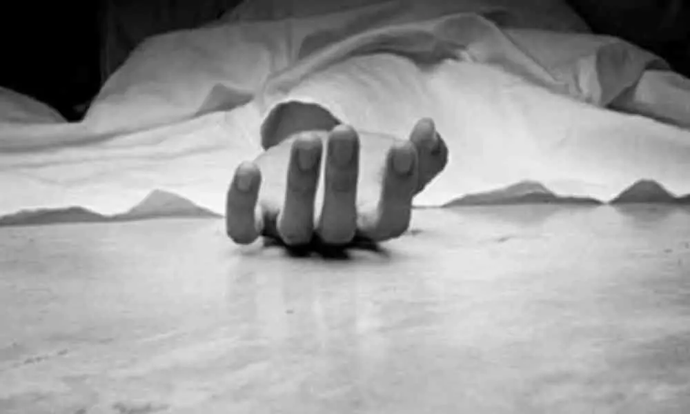 Father, daughter commits suicide in East Godavari district