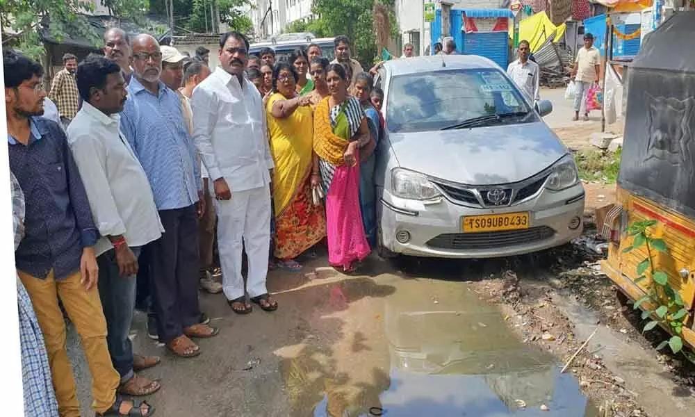 Corporator Ragam Nagender Yadav assures to solve drainage issue