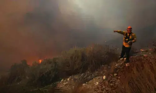 50,000 residents evacuated as tick fire rages near Los Angeles: Officials