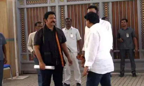 TDPs Vamsi to shift loyalty to YSRCP