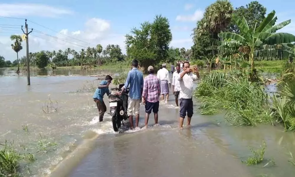 Inflows into Prakasam Barrage reduce