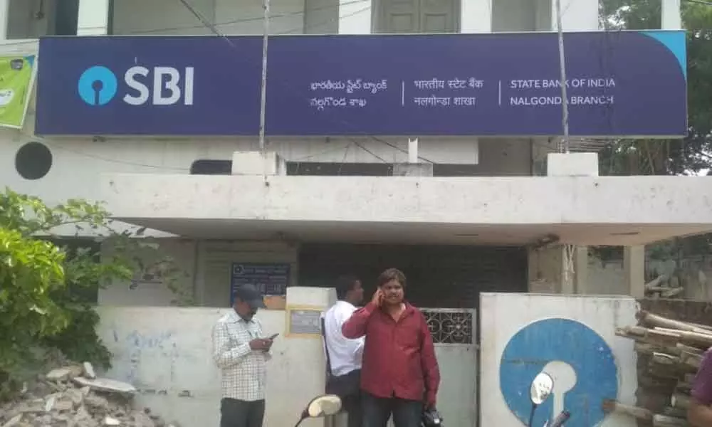 Nalgonda: Mans attempt to steal money from SBI goes kaput