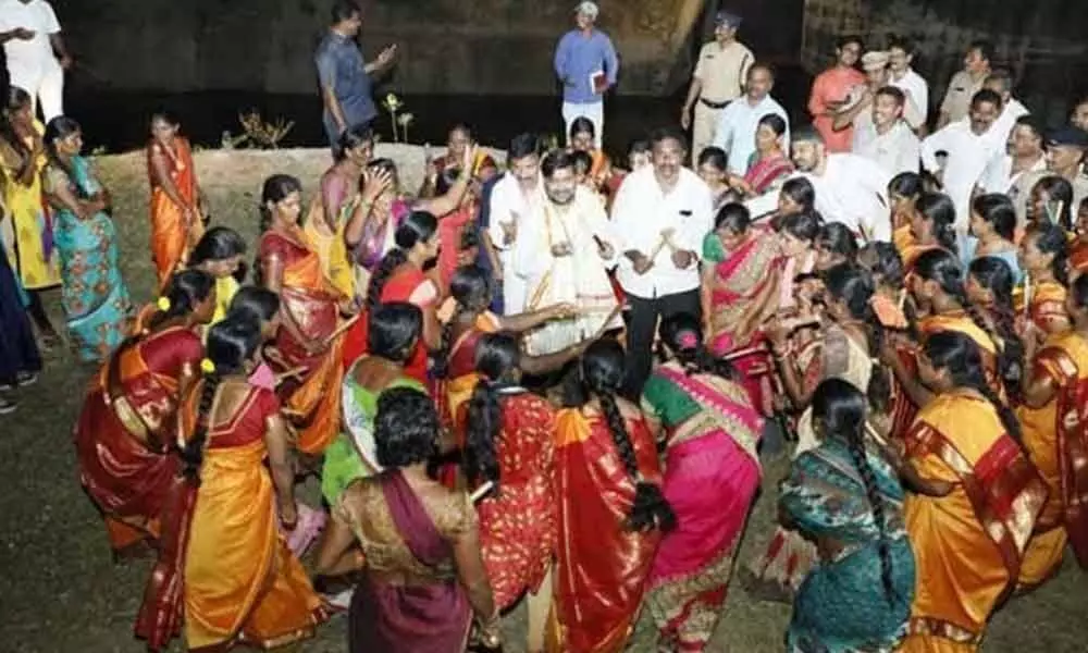 As Godavari water reaches Suryapet, Jagadish celebrates Diwali with elated farmers