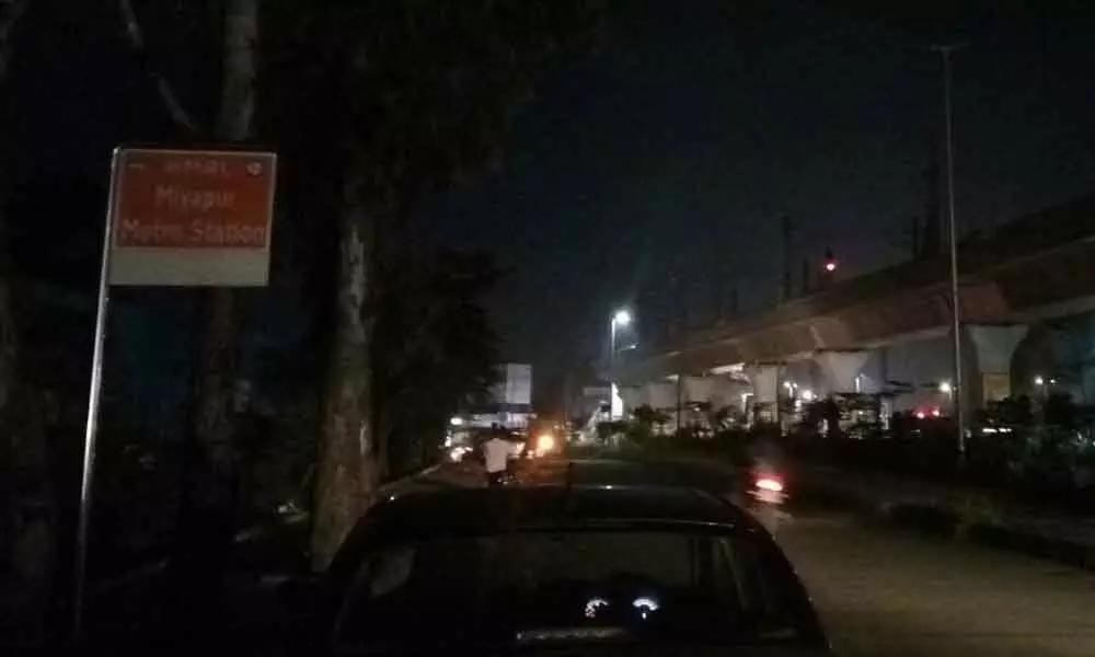 No streetlights on Miyapur service road