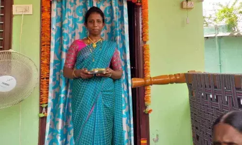 Woman conductor commits suicide in Khammam district